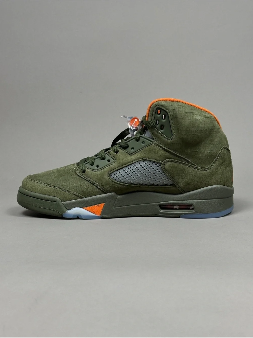 Jordan premium olive